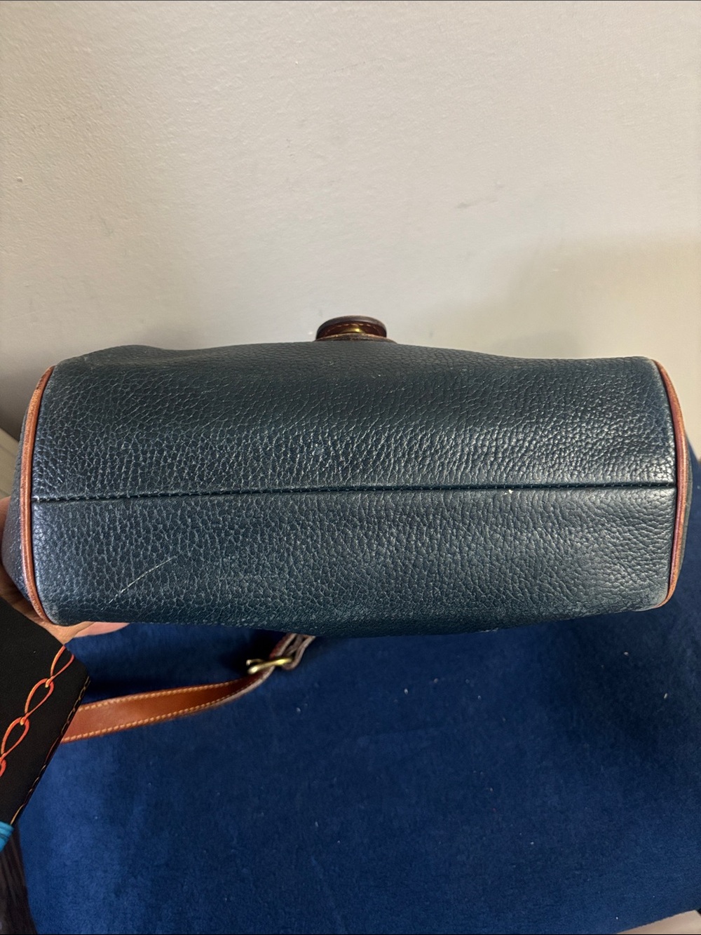 COACH Vintage Sheridan Collection Handbag Turnlock with original hang tag - Picture 9 of 16